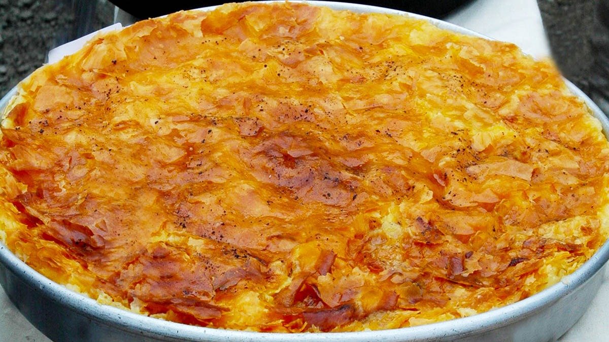 Pite e Thekur me Djathë Katundi